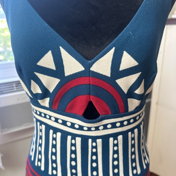 Dress - Picture 4 of 4